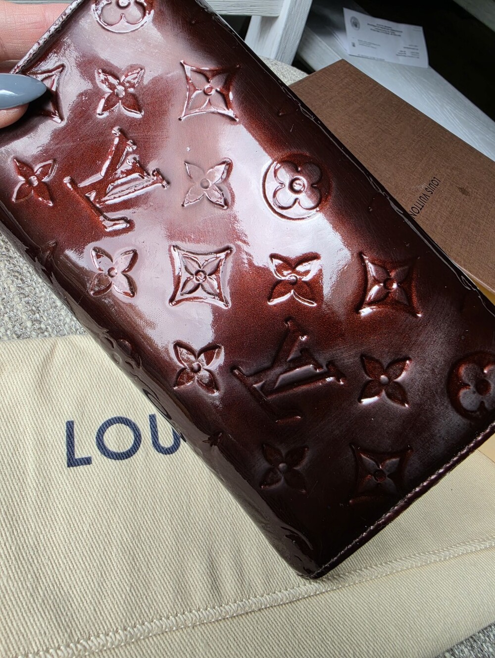 Authentic Louis Vuitton Sarah Patent Monogram Wallet in Deep Burgundy - Picture 4 of 14